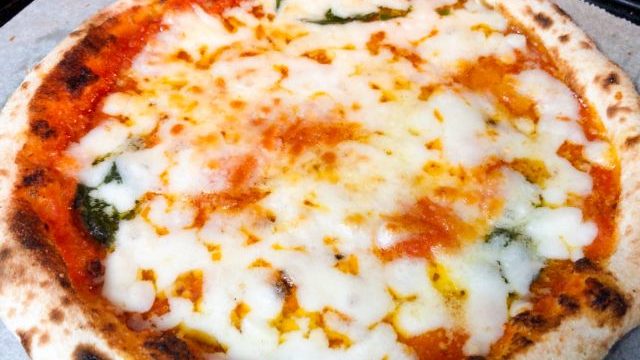 セブンイレブンの冷凍ピザ「金のマルゲリータ」