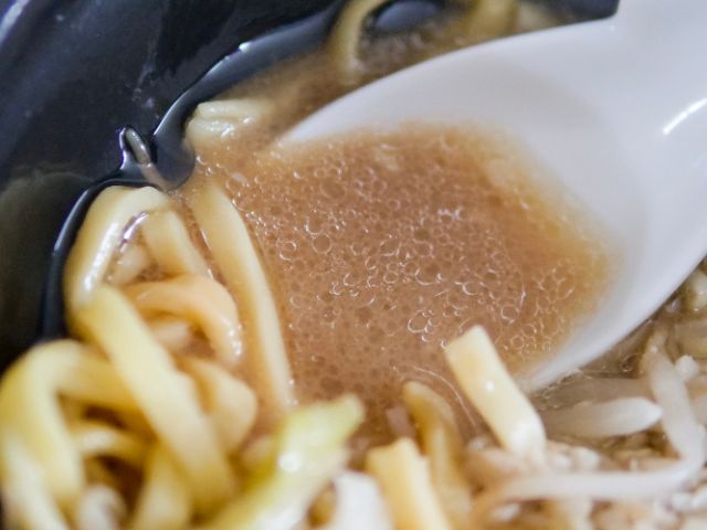 豚醤油ラーメンのスープ