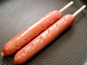 業務スーパーの串つきフランクフルト
