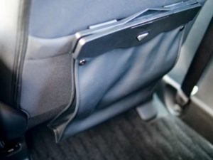 引っ掛けるタイプの車用ゴミ箱