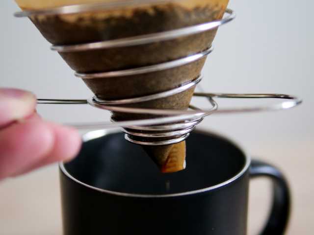抽出されるコーヒー