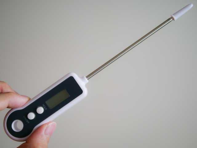 ダイソーのコスパ最強のデジタルキッチン温度計