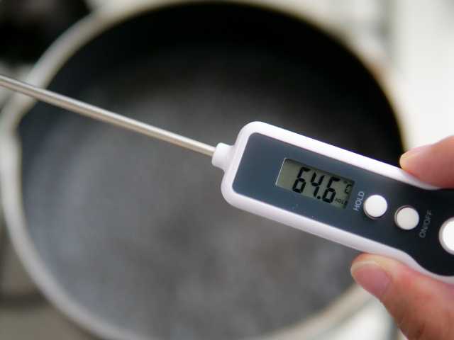 デジタルキッチン温度計のホールド機能
