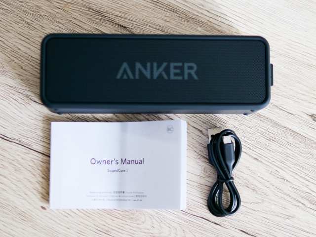 Anker SoundCore 2本体と付属品