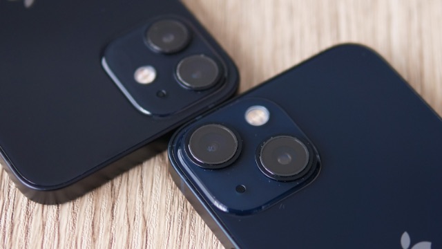 iPhone 12 miniと13 miniのカメラレンズ