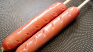 業務スーパーの串つきフランクフルト